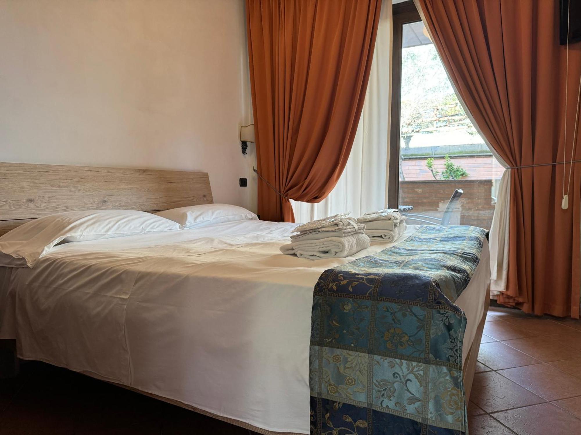 Euro House Inn Airport Φιουμιτσίνο Εξωτερικό φωτογραφία