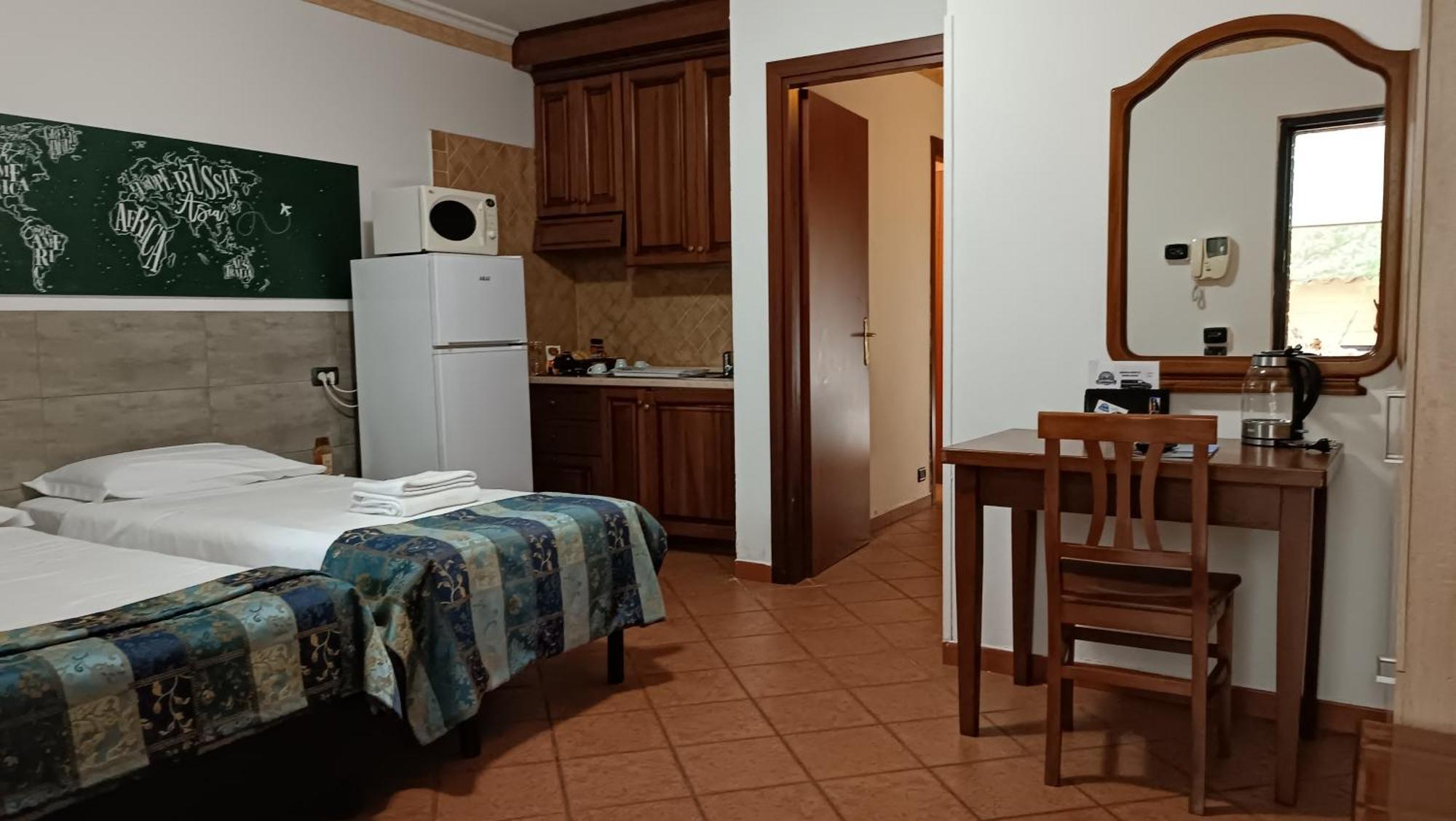 Euro House Inn Airport Φιουμιτσίνο Εξωτερικό φωτογραφία