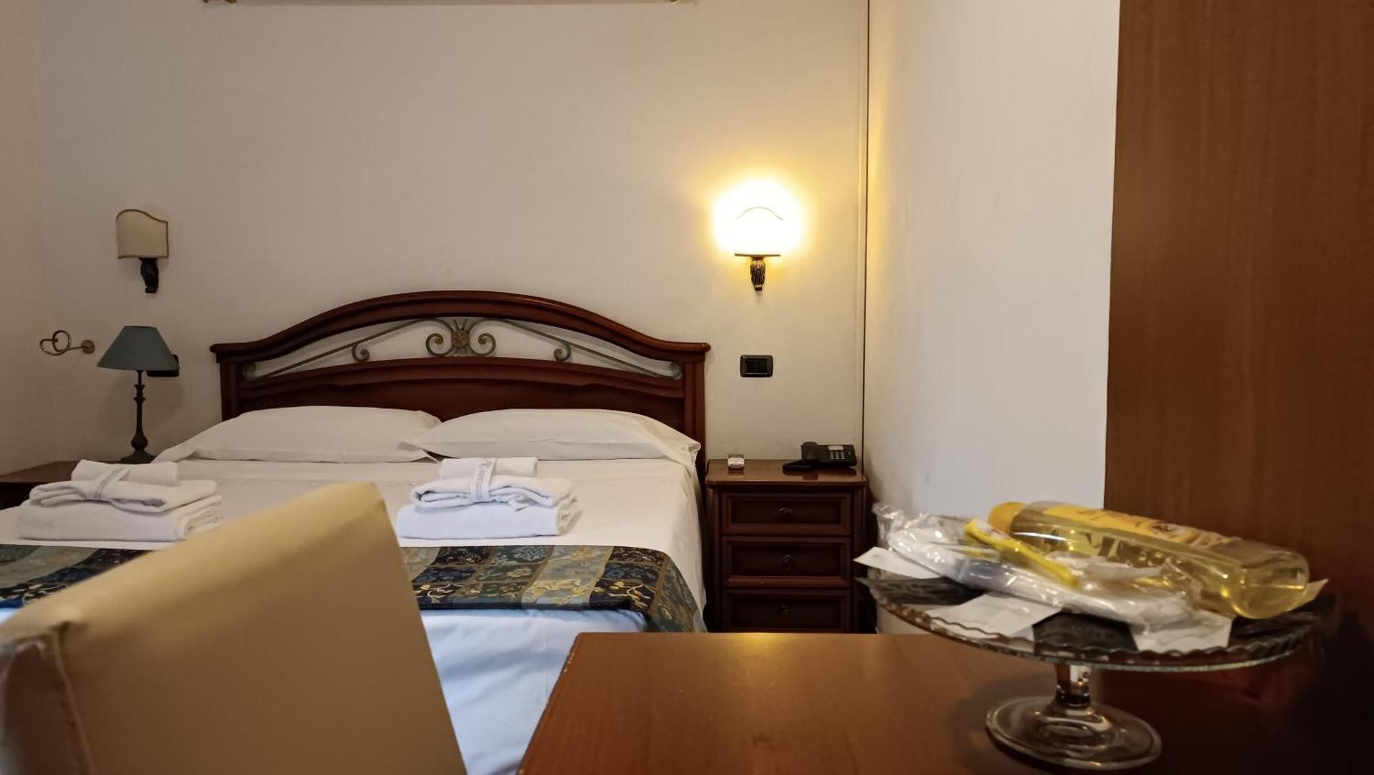 Euro House Inn Airport Φιουμιτσίνο Εξωτερικό φωτογραφία