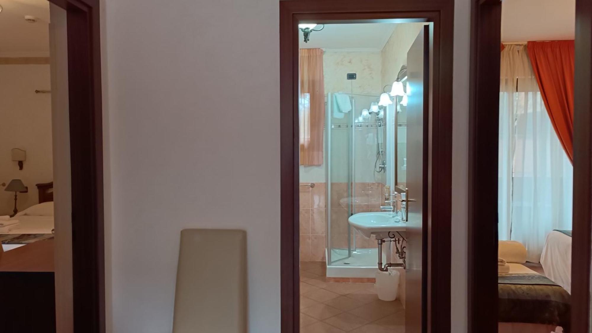 Euro House Inn Airport Φιουμιτσίνο Εξωτερικό φωτογραφία