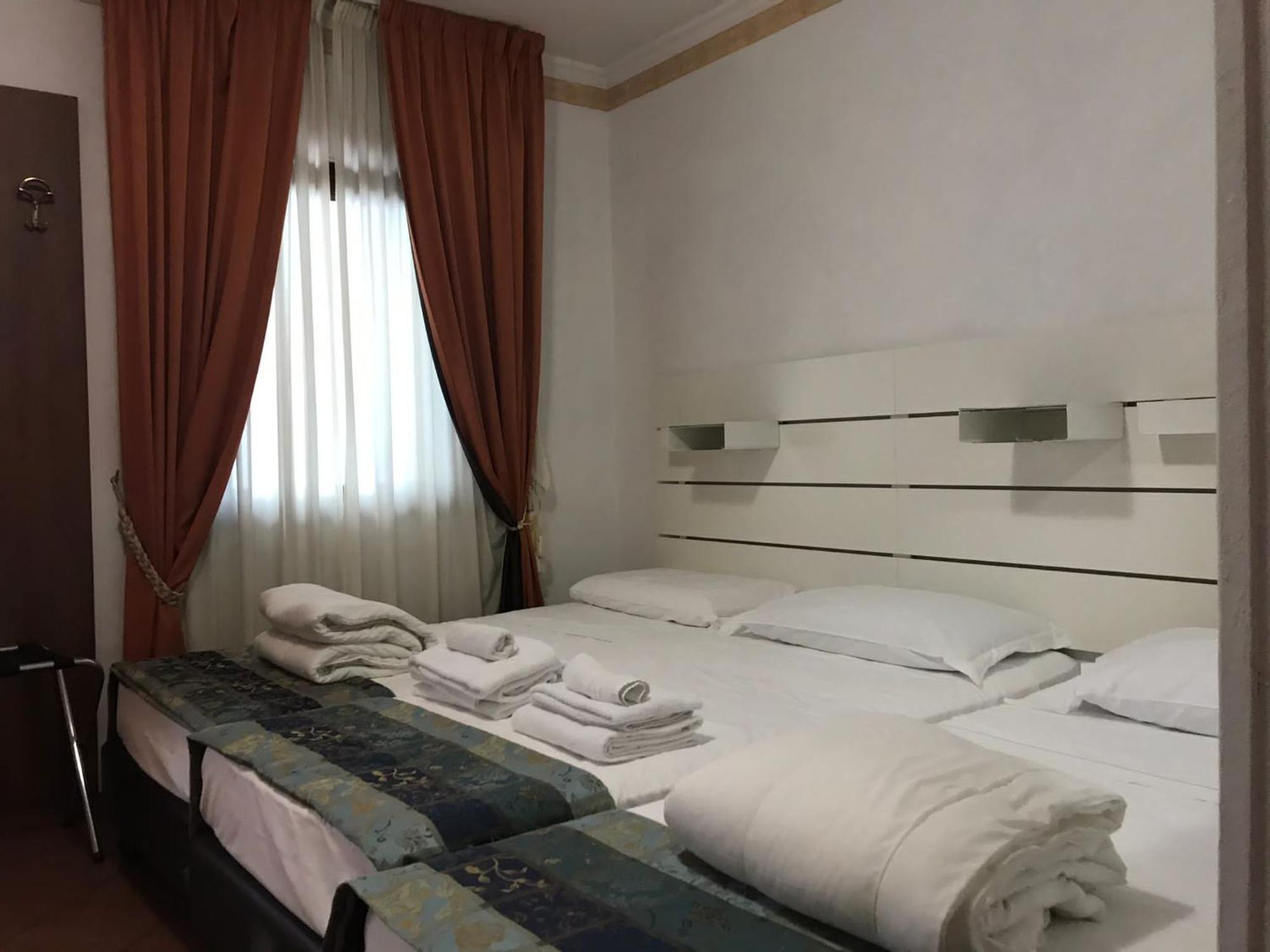 Euro House Inn Airport Φιουμιτσίνο Εξωτερικό φωτογραφία