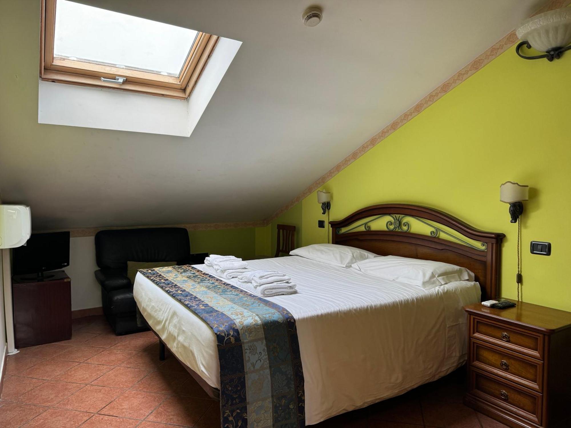 Euro House Inn Airport Φιουμιτσίνο Εξωτερικό φωτογραφία