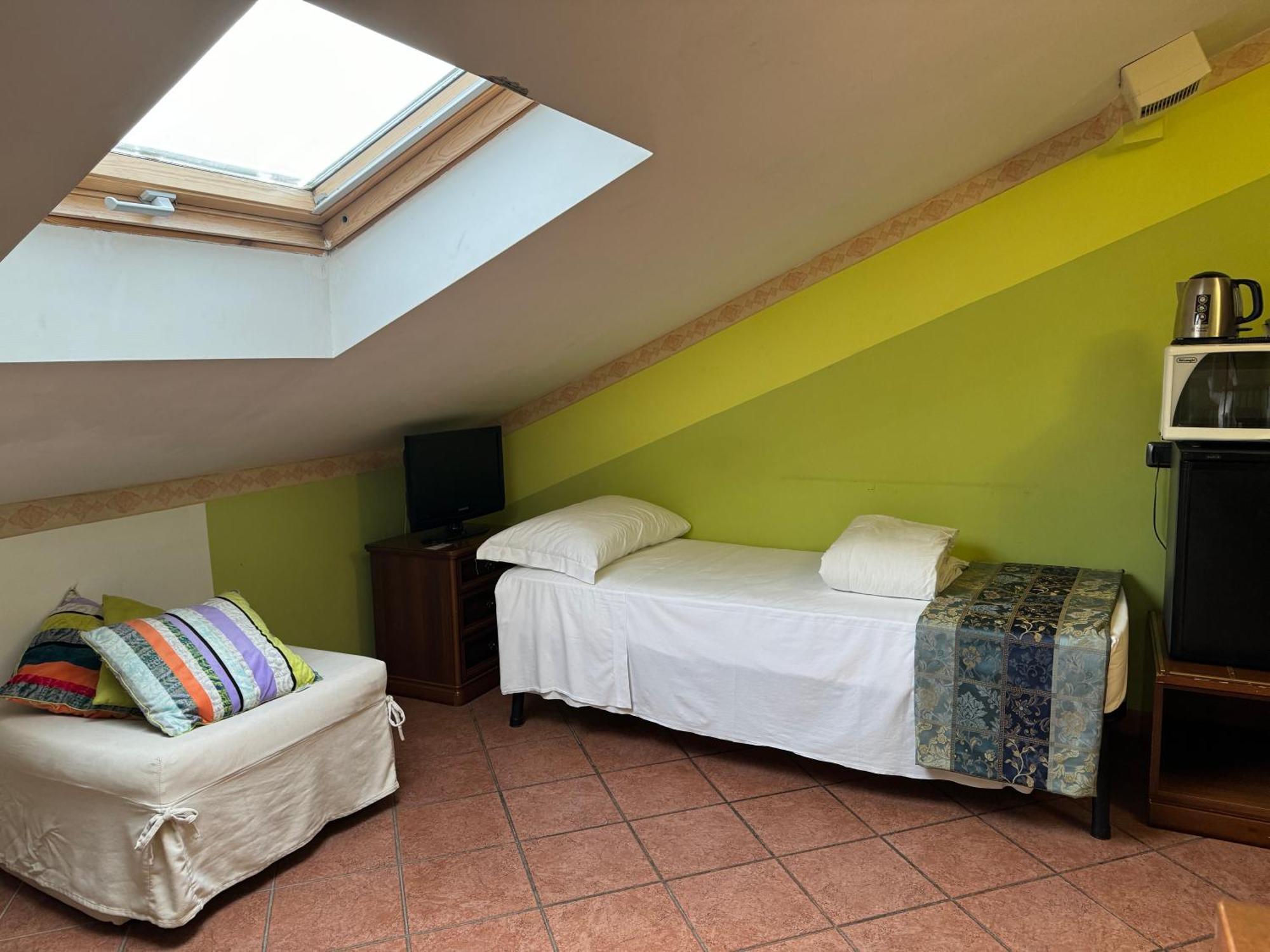 Euro House Inn Airport Φιουμιτσίνο Εξωτερικό φωτογραφία