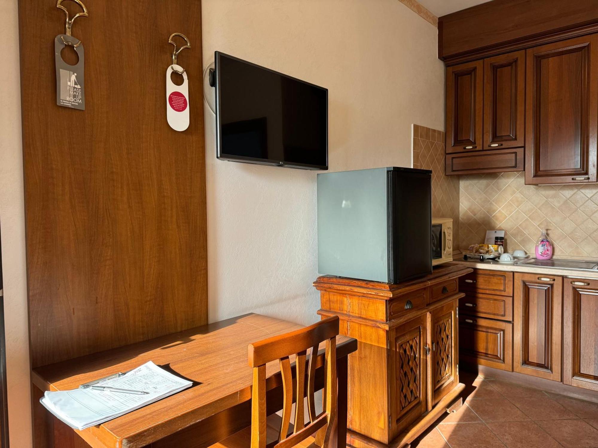 Euro House Inn Airport Φιουμιτσίνο Εξωτερικό φωτογραφία