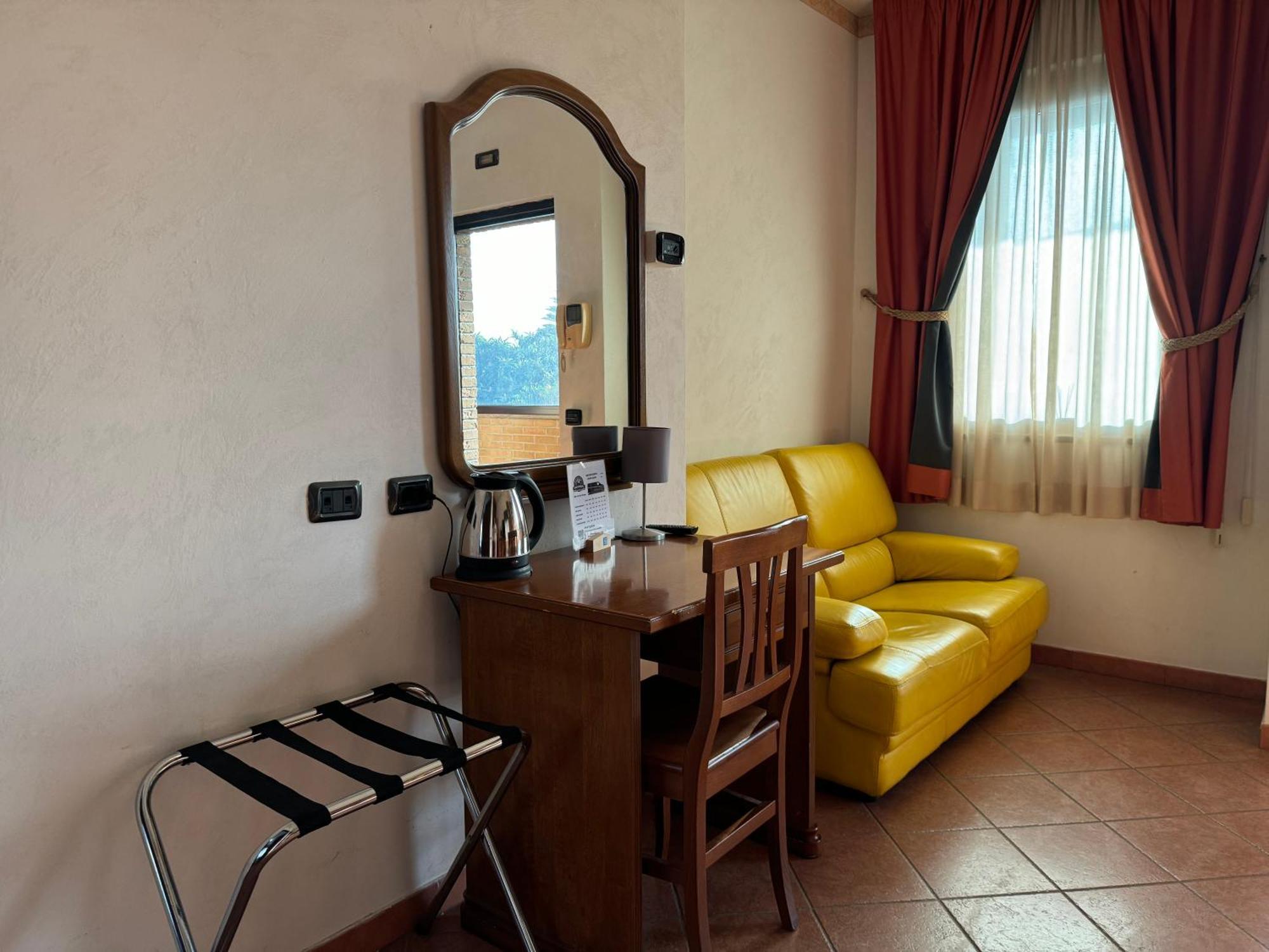 Euro House Inn Airport Φιουμιτσίνο Εξωτερικό φωτογραφία