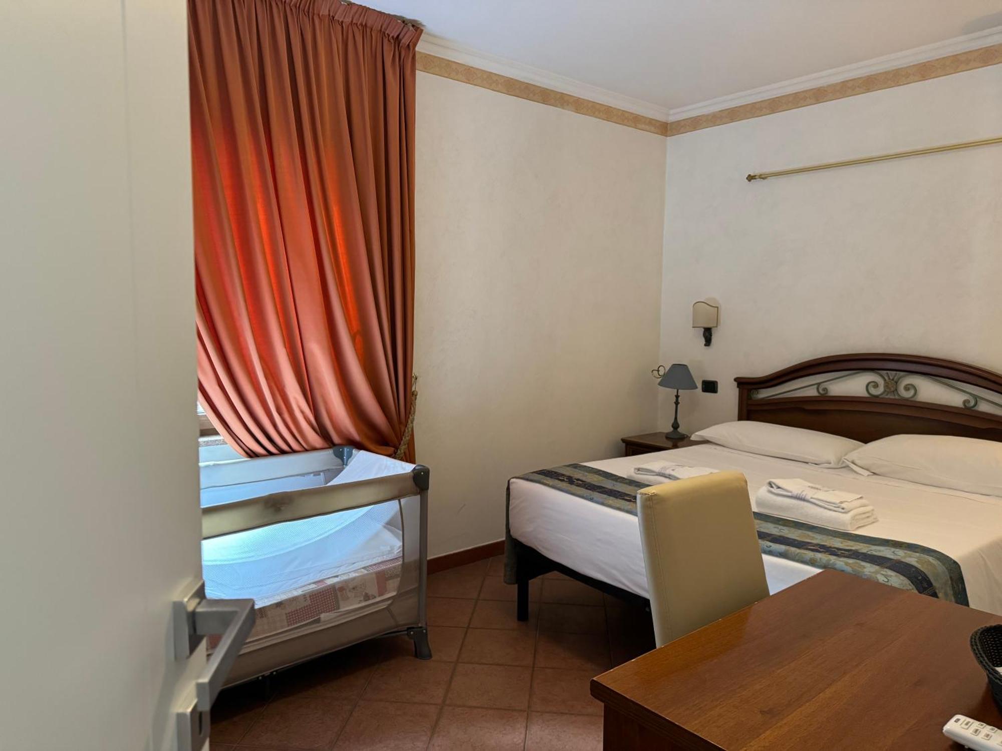 Euro House Inn Airport Φιουμιτσίνο Εξωτερικό φωτογραφία