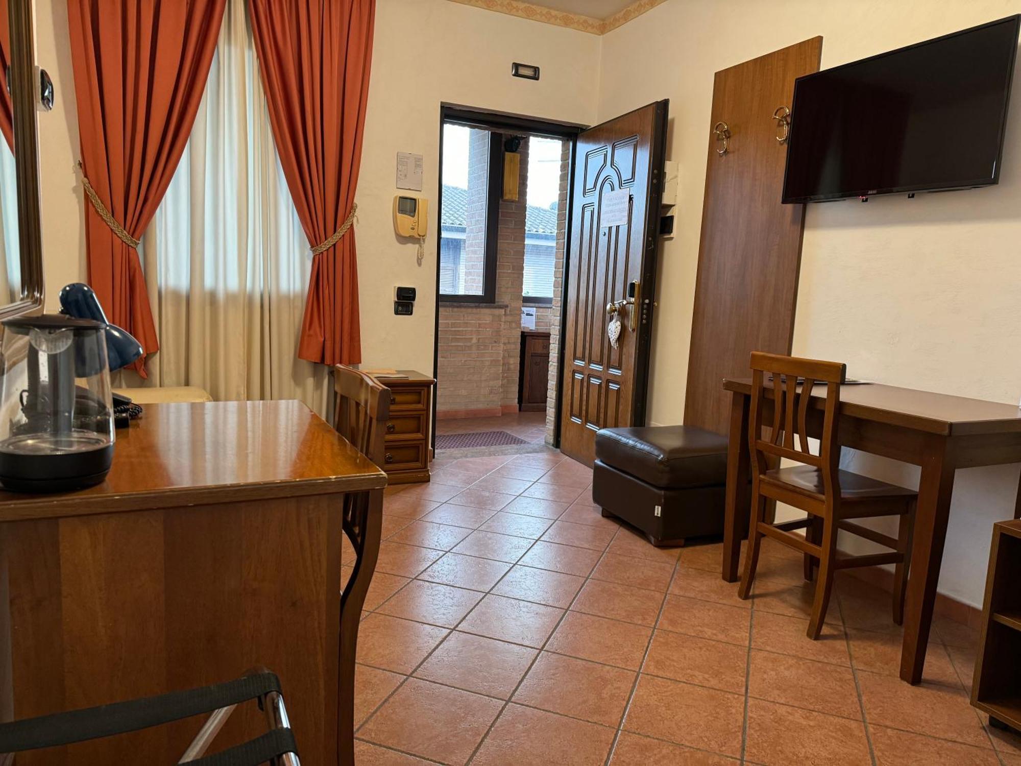 Euro House Inn Airport Φιουμιτσίνο Εξωτερικό φωτογραφία