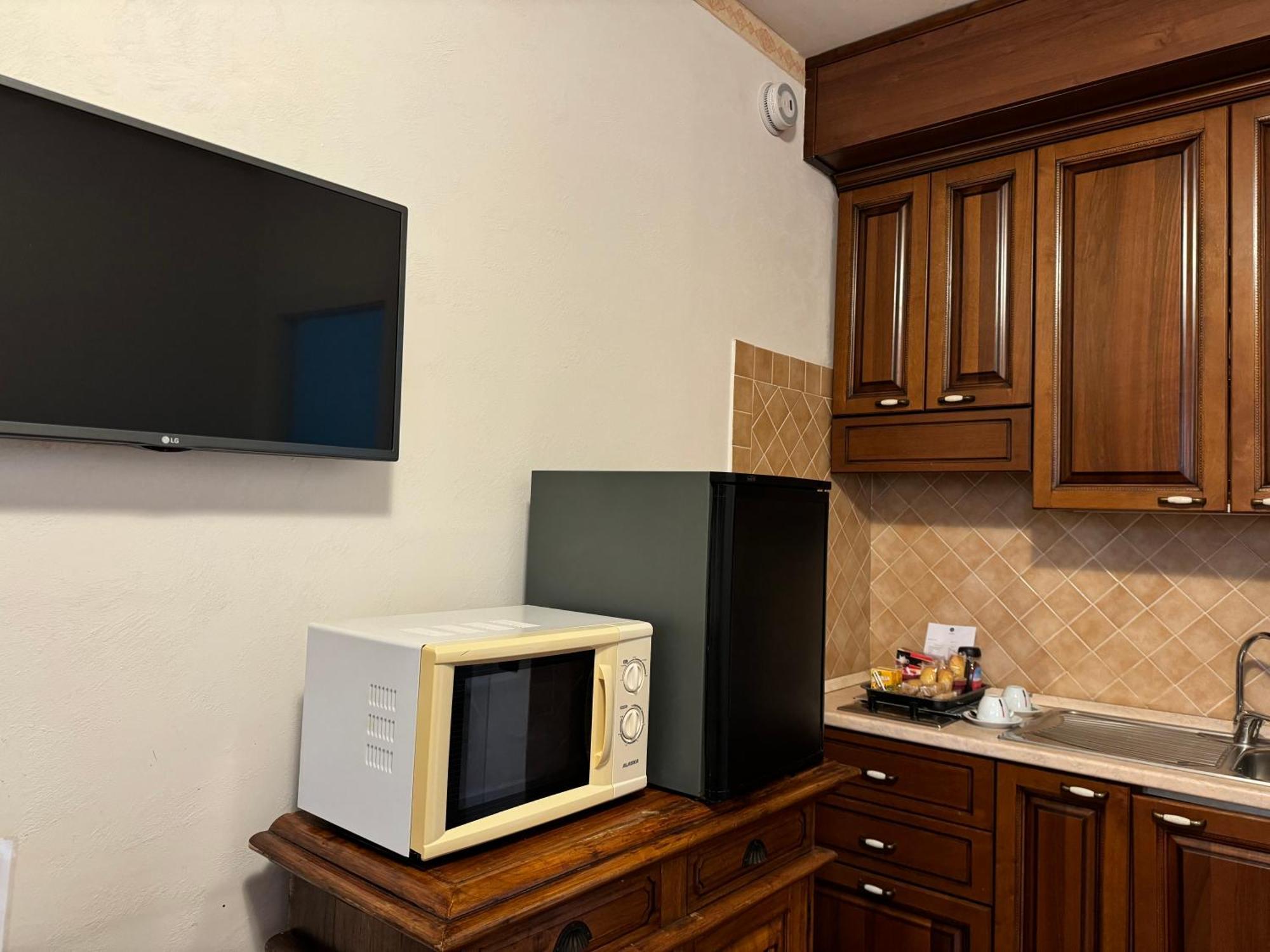 Euro House Inn Airport Φιουμιτσίνο Εξωτερικό φωτογραφία