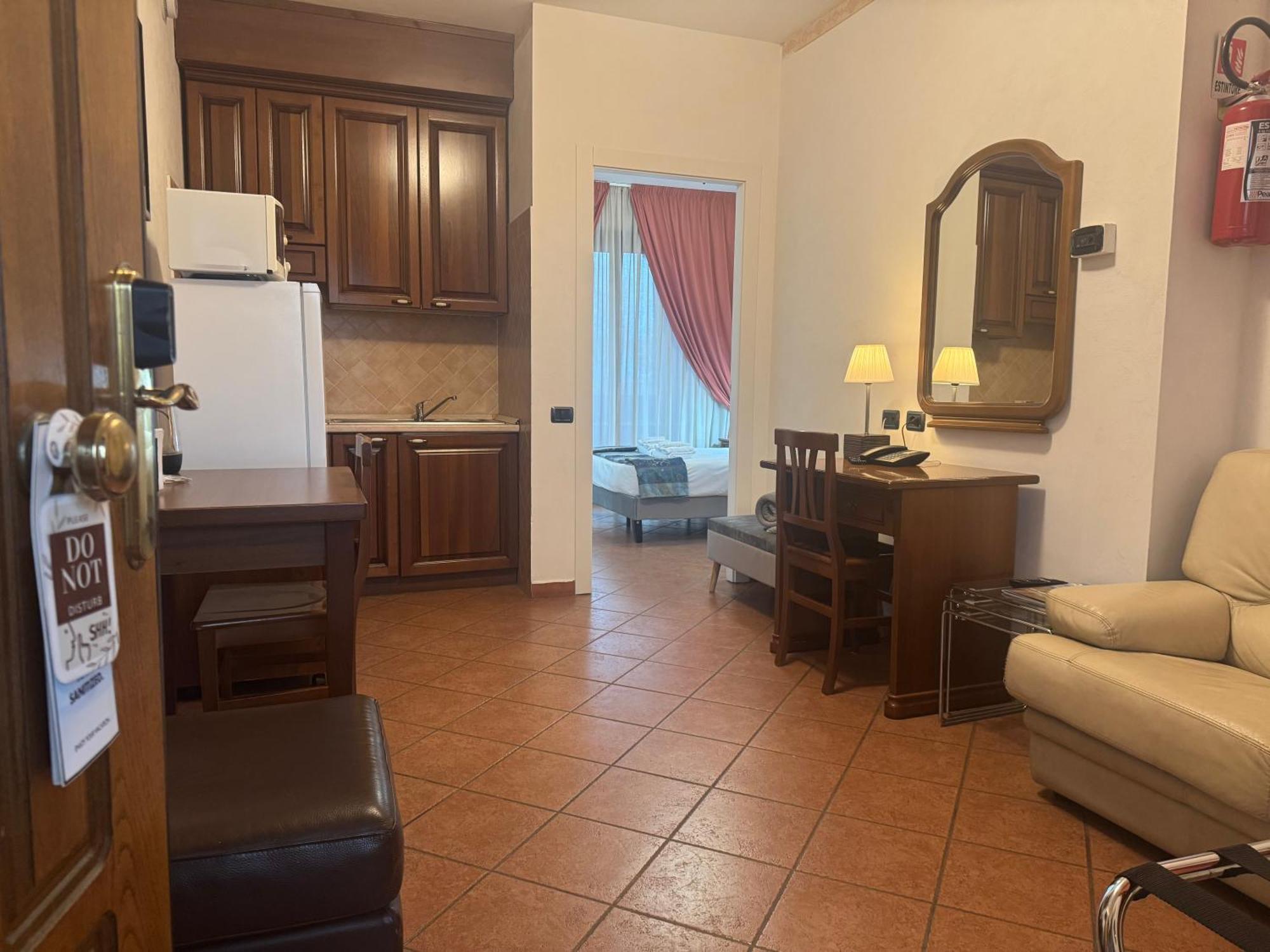 Euro House Inn Airport Φιουμιτσίνο Εξωτερικό φωτογραφία