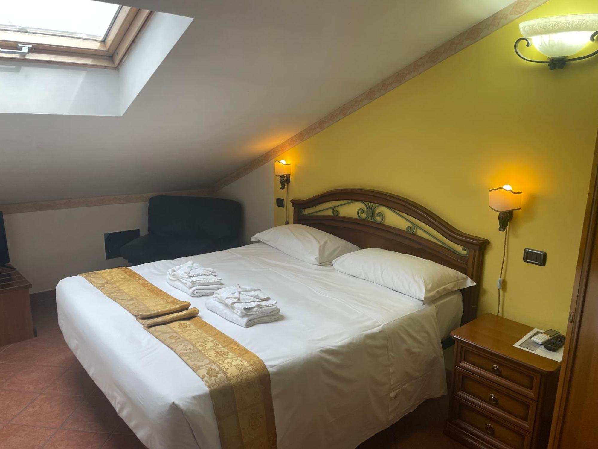 Euro House Inn Airport Φιουμιτσίνο Εξωτερικό φωτογραφία