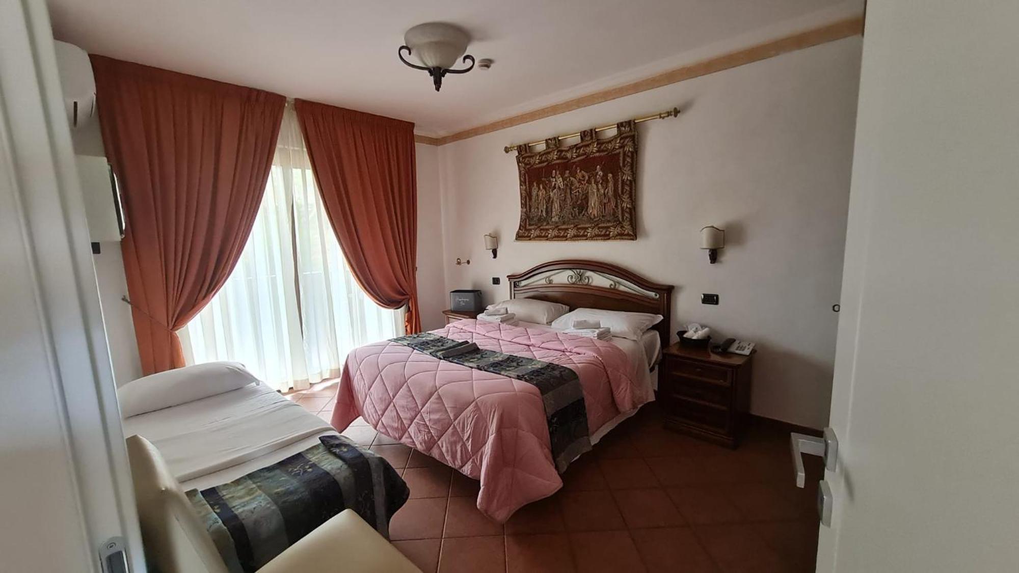 Euro House Inn Airport Φιουμιτσίνο Εξωτερικό φωτογραφία