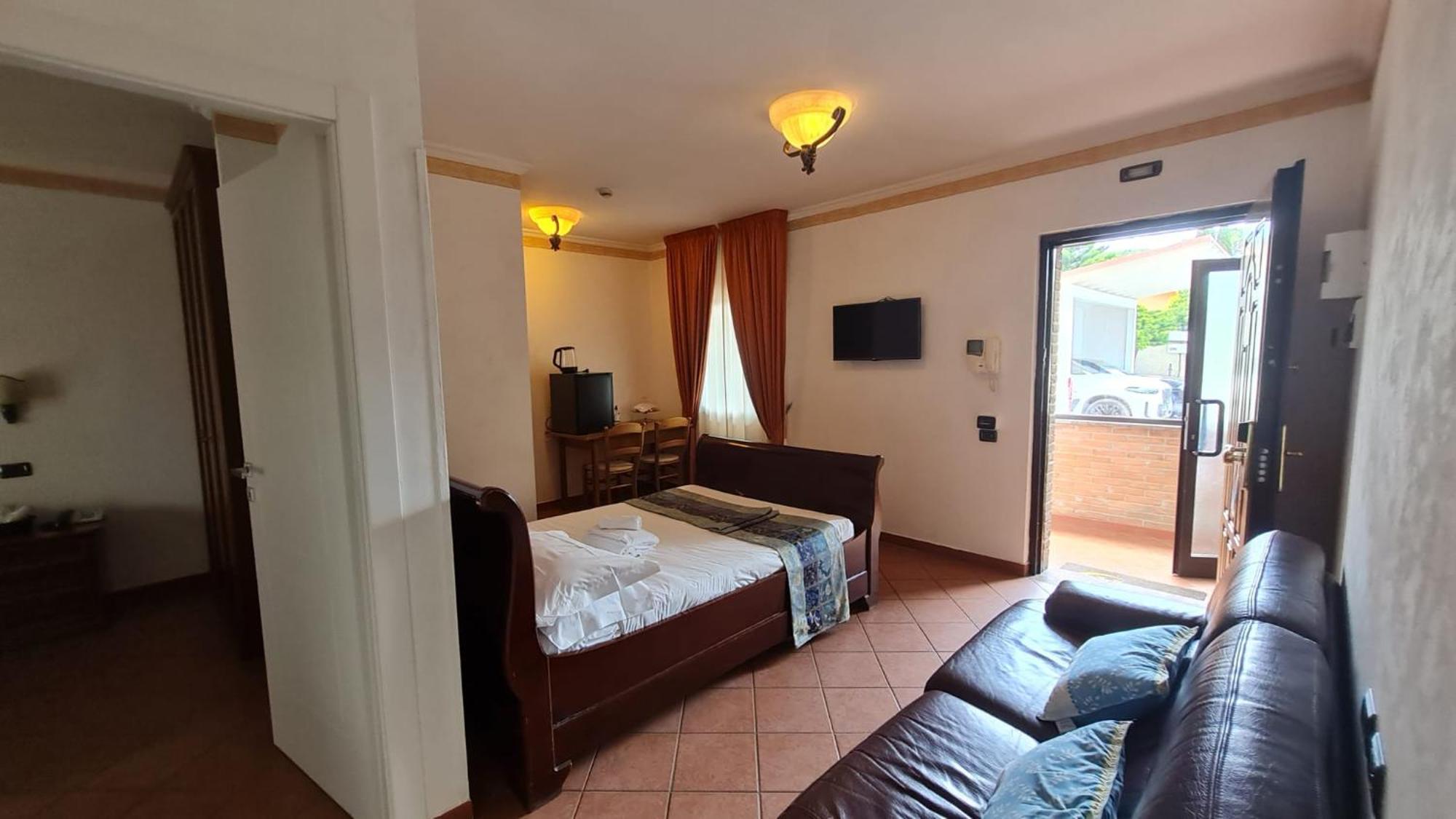 Euro House Inn Airport Φιουμιτσίνο Εξωτερικό φωτογραφία